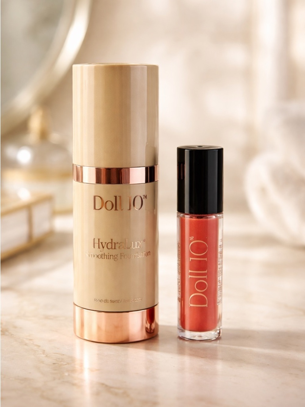 NWT DOLL 10 - HydraLuxe Smoothing Foundation- Fair & High Lip Shine - Celeb